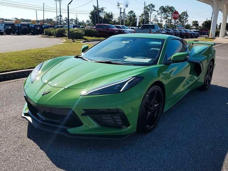 Grün Neu 2025 Corvette C8 Coupé | 125.300 € - Bild 1/1