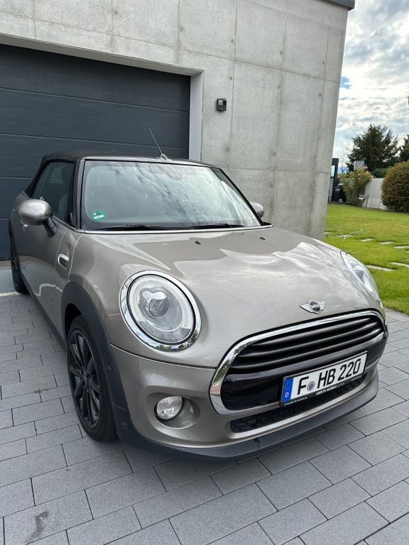 Grau Gebraucht 2016 Mini Cooper Kleinwagen | 11.970 € (Fairer Preis) - Bild 1/4