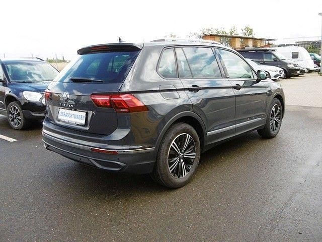 Gebraucht VW Tiguan Active 150 PS (110 kW) 2023 Uranograu SUV