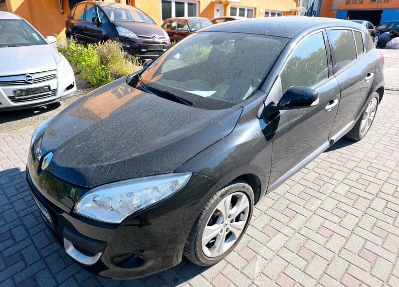 Schwarz Gebraucht 2011 Renault Mégane III Dynamique Kombi | 2.990 € (Superpreis) - Bild 1/4