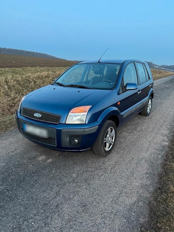 Blau Gebraucht 2010 Ford Fusion Kleinwagen | 2.990 € (Fairer Preis) - Bild 1/4