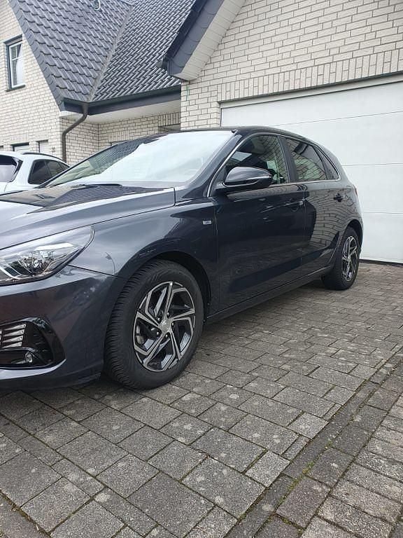 Gebraucht Hyundai i30 Edition 30 160 PS (117 kW) 2023 Grau Limousine