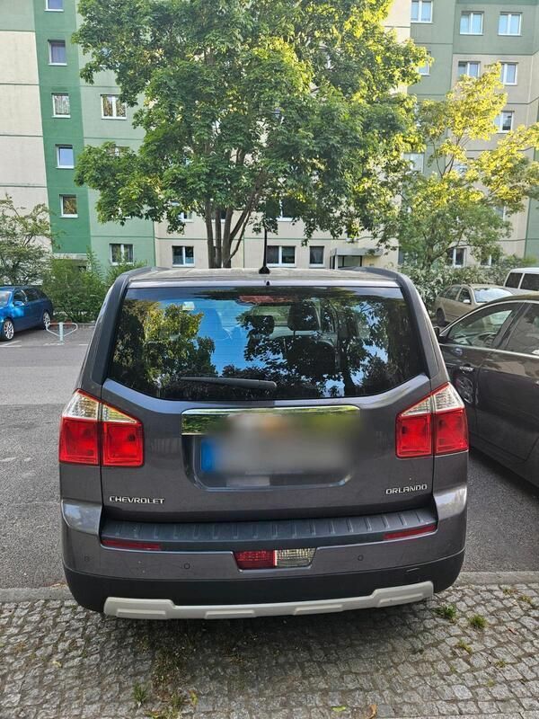 Andere außenfarben Gebraucht 2011 Chevrolet Orlando Limousine | 6.500 € (Guter Preis) - Bild 1/4