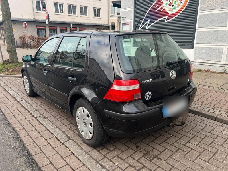 Schwarz Gebraucht 2003 VW Golf IV Limousine | 1.350 € (Guter Preis) - Bild 1/4