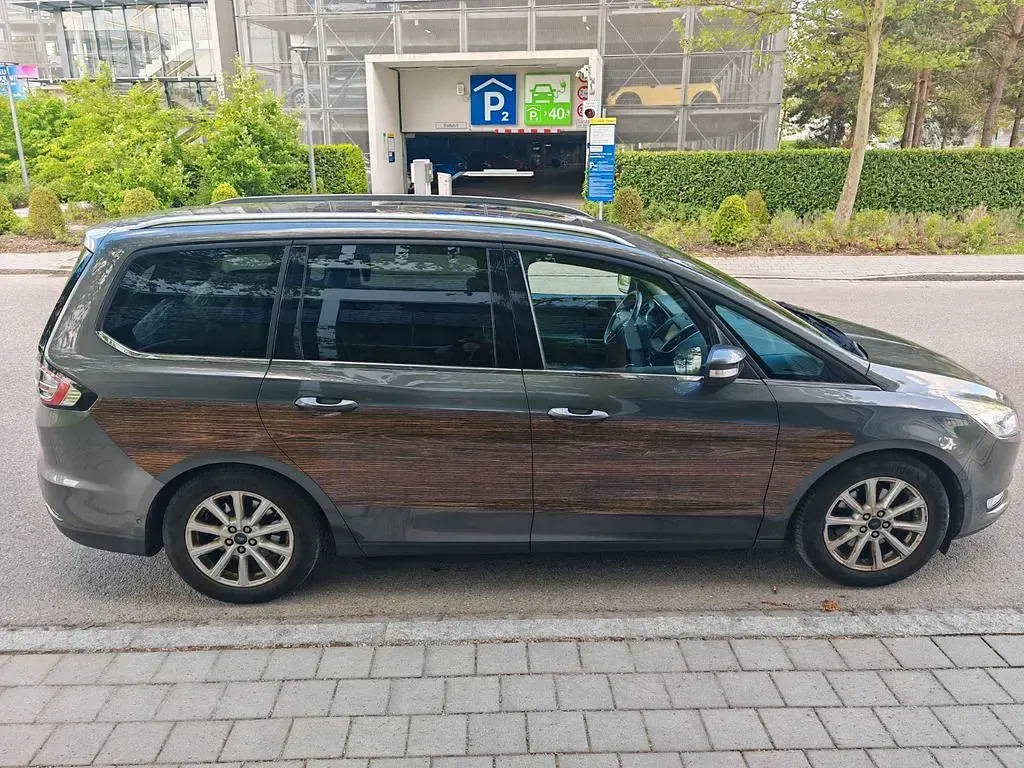 Gebraucht Ford Galaxy Titanium 150 PS (110 kW) 2017 Grau Van / Kleinbus