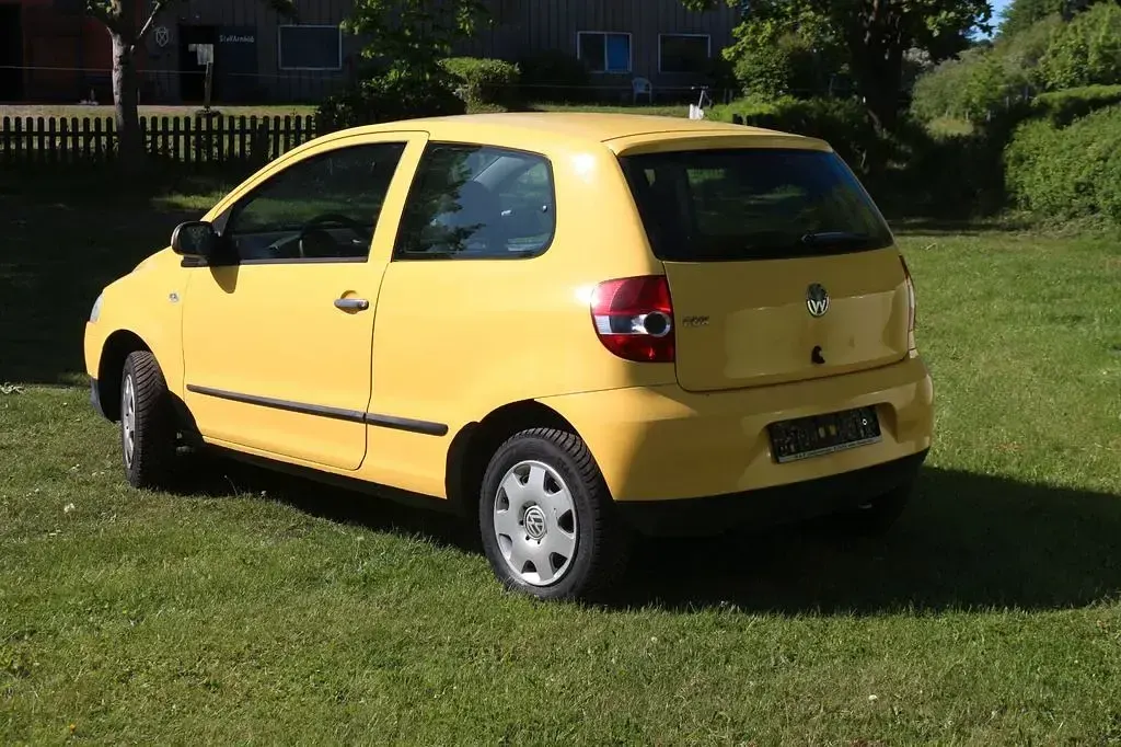 Gebraucht VW Fox 54 PS (39 kW) 2005 Gelb Kleinwagen