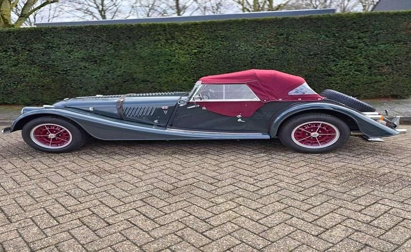 Grün Gebraucht 1997 Morgan Plus 8 Cabrio | 35.140 € - Bild 1/4