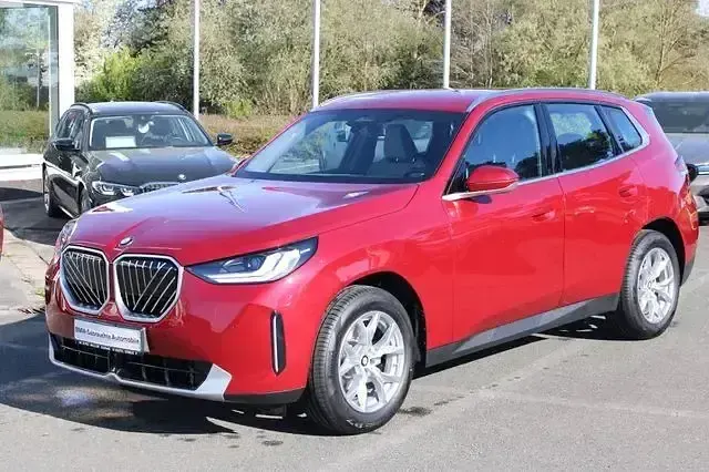 Gebraucht BMW X3 Sport Line 208 PS (152 kW) 2025 Dragon fire rot SUV