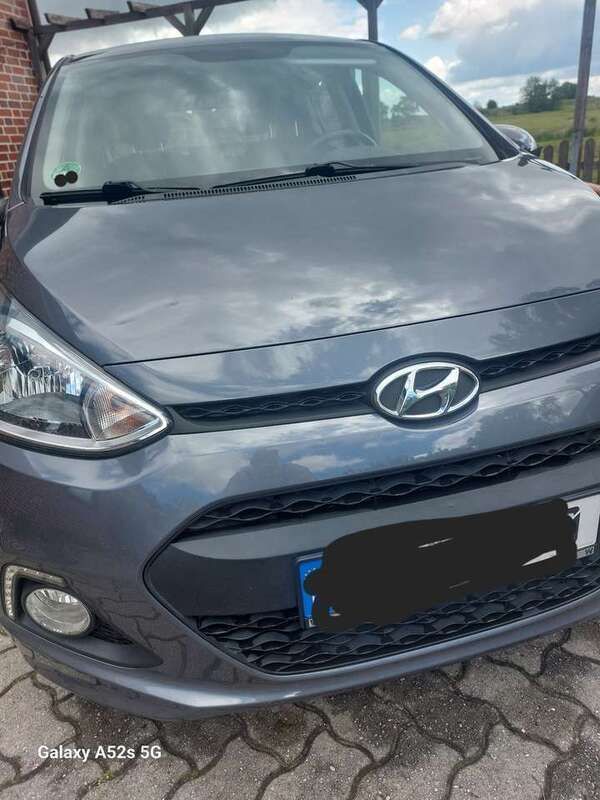 Grau Gebraucht 2014 Hyundai i10 Edition Kleinwagen | 4.950 € (Fairer Preis) - Bild 1/4
