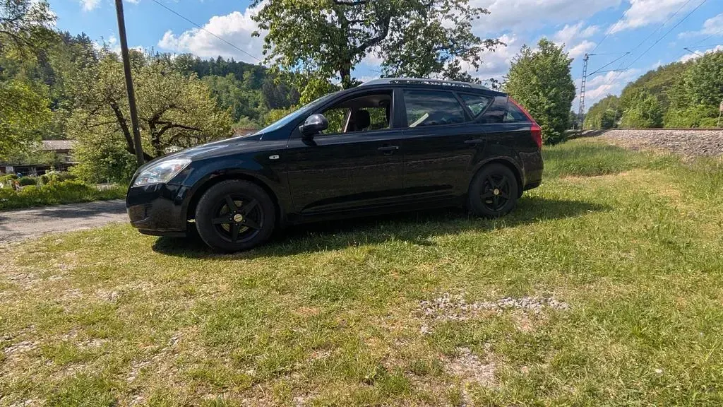 Gebraucht Kia Ceed LX 126 PS (92 kW) 2010 Schwarz Kleinwagen