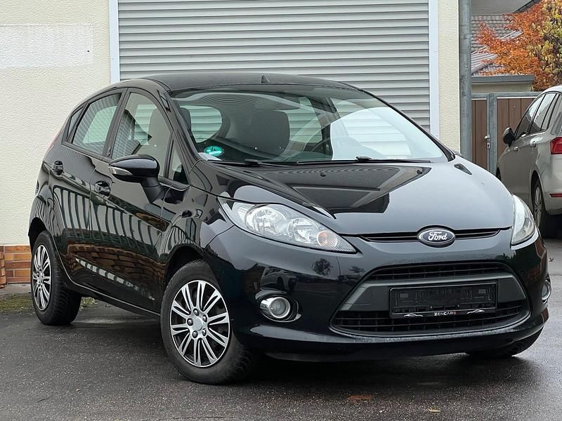 Schwarz Gebraucht 2012 Ford Fiesta Champions Edition Kleinwagen | 5.490 € (Fairer Preis) - Bild 1/4