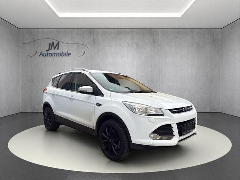 Gebraucht Ford Kuga Titanium 150 PS (110 kW) 2016 Weiß SUV