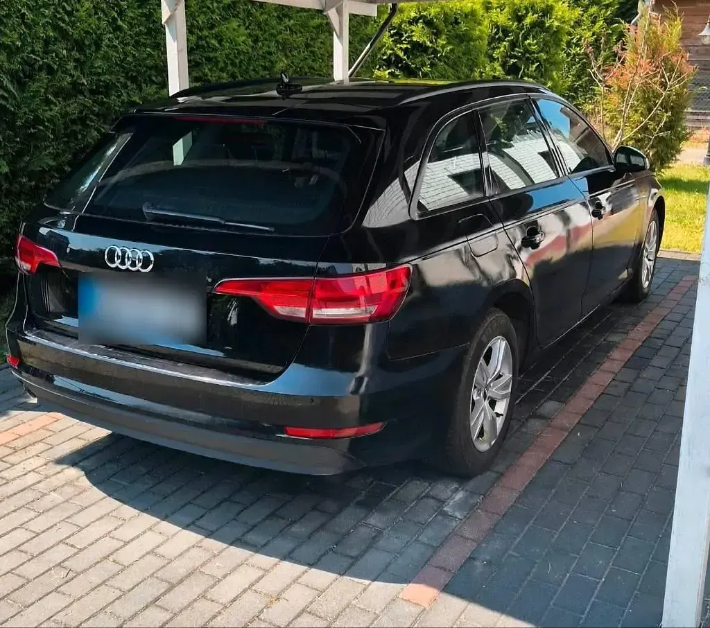 Gebraucht Audi A4 150 PS (110 kW) 2018 Schwarz Kombi