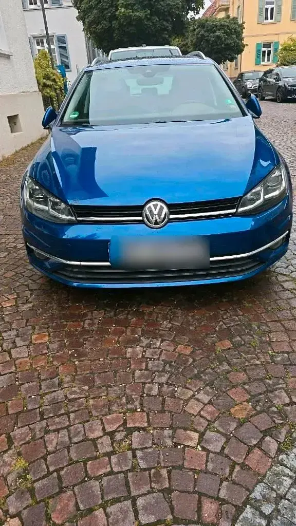 Gebraucht VW Golf VIII Comfortline 115 PS (84 kW) 2026 Blau Kombi