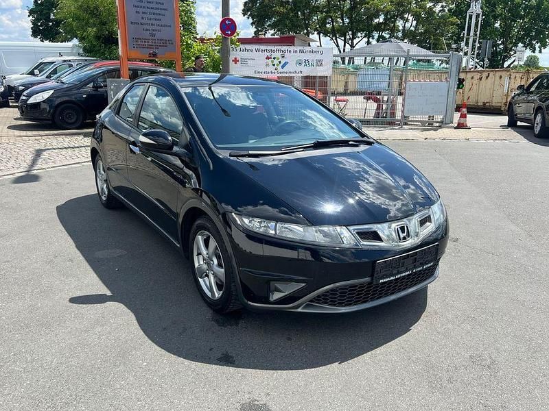 Schwarz Gebraucht 2011 Honda Civic Limousine | 4.950 € (Fairer Preis) - Bild 1/4