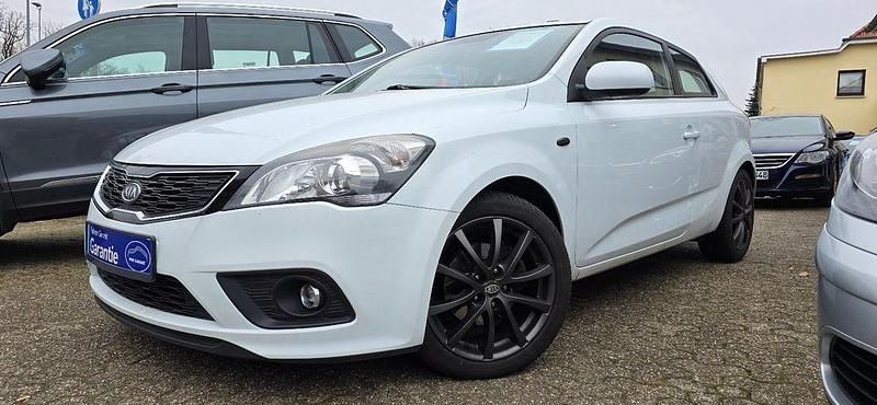 Gebraucht Kia ProCeed Edition 7 116 PS (85 kW) 2012 Weiß Kleinwagen