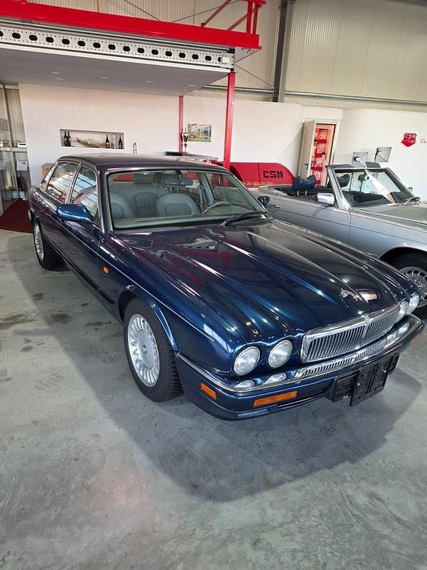 Gebraucht Jaguar X300 Executive 241 PS (177 kW) 1997 Blau Limousine