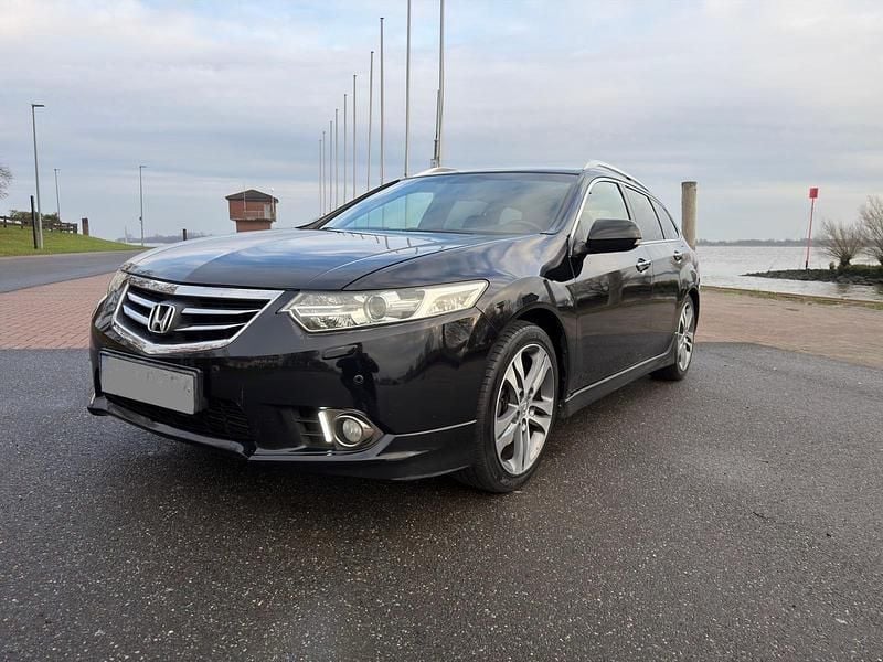 Schwarz Gebraucht 2012 Honda Accord Type S Kombi | 8.980 € (Guter Preis) - Bild 1/4