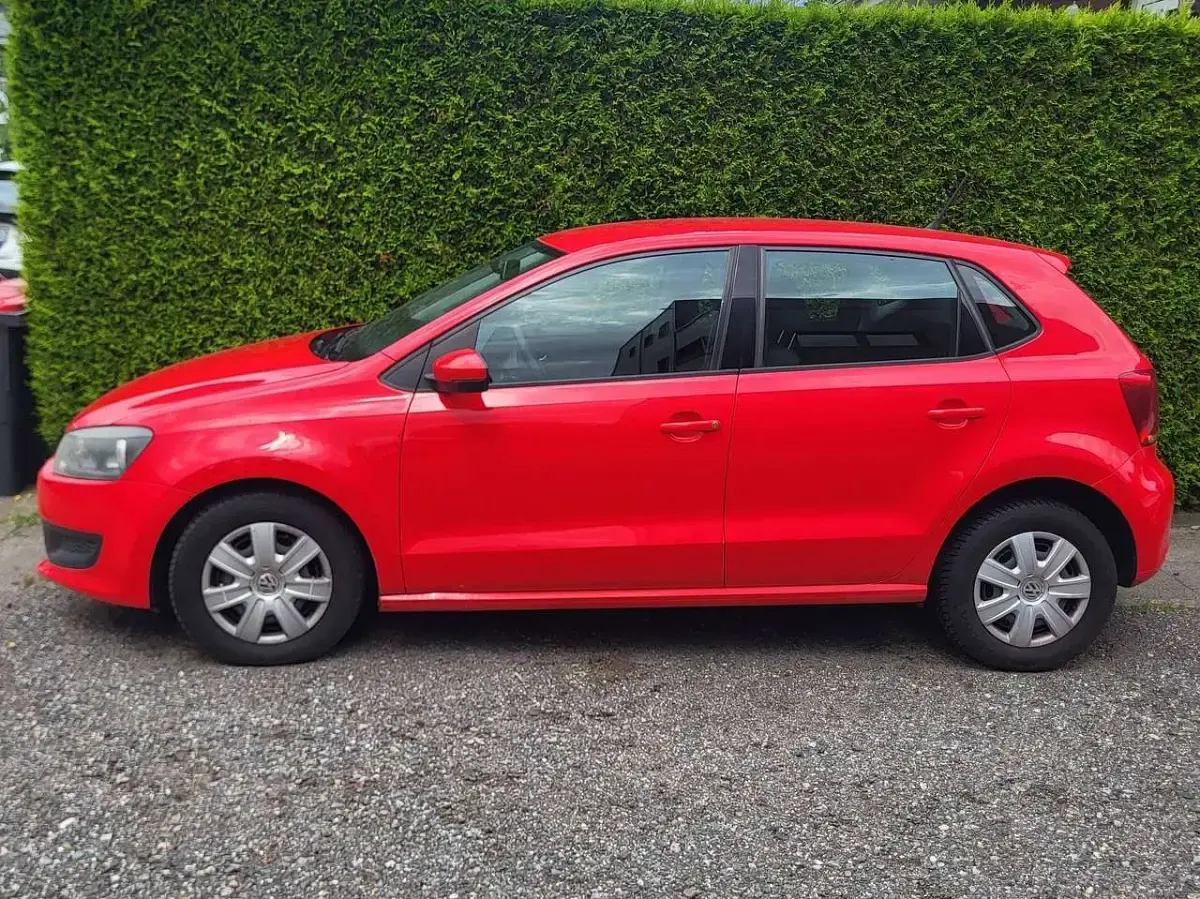 Gebraucht VW Polo Trendline 60 PS (44 kW) 2011 Flashrot Kleinwagen
