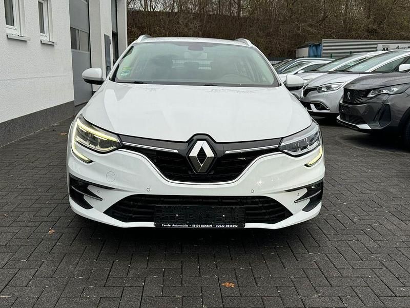 Gebraucht Renault Mégane IV Business 116 PS (85 kW) 2021 Weiß Limousine