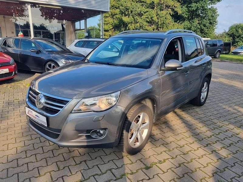 Grau Gebraucht 2009 VW Tiguan Sport SUV | 7.950 € (Fairer Preis) - Bild 1/4