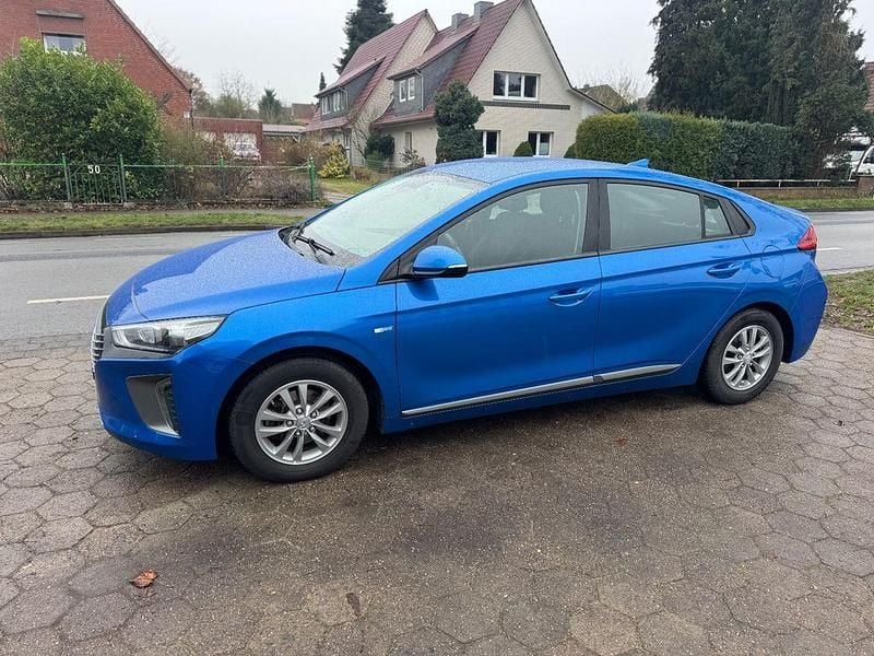 Blau Gebraucht 2018 Hyundai Ioniq Kleinwagen | 8.990 € (Guter Preis) - Bild 1/4