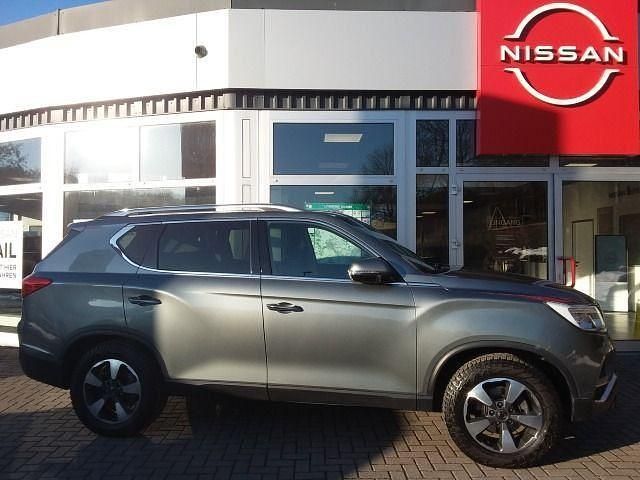 Usata SsangYong Rexton Quartz 181 CV (133 kW) 2018 Grigio SUV