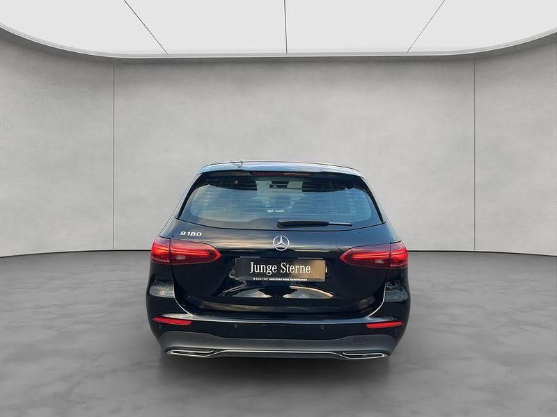 Gebraucht Mercedes B180 Advanced 136 PS (100 kW) 2025 Schwarz Van / Kleinbus