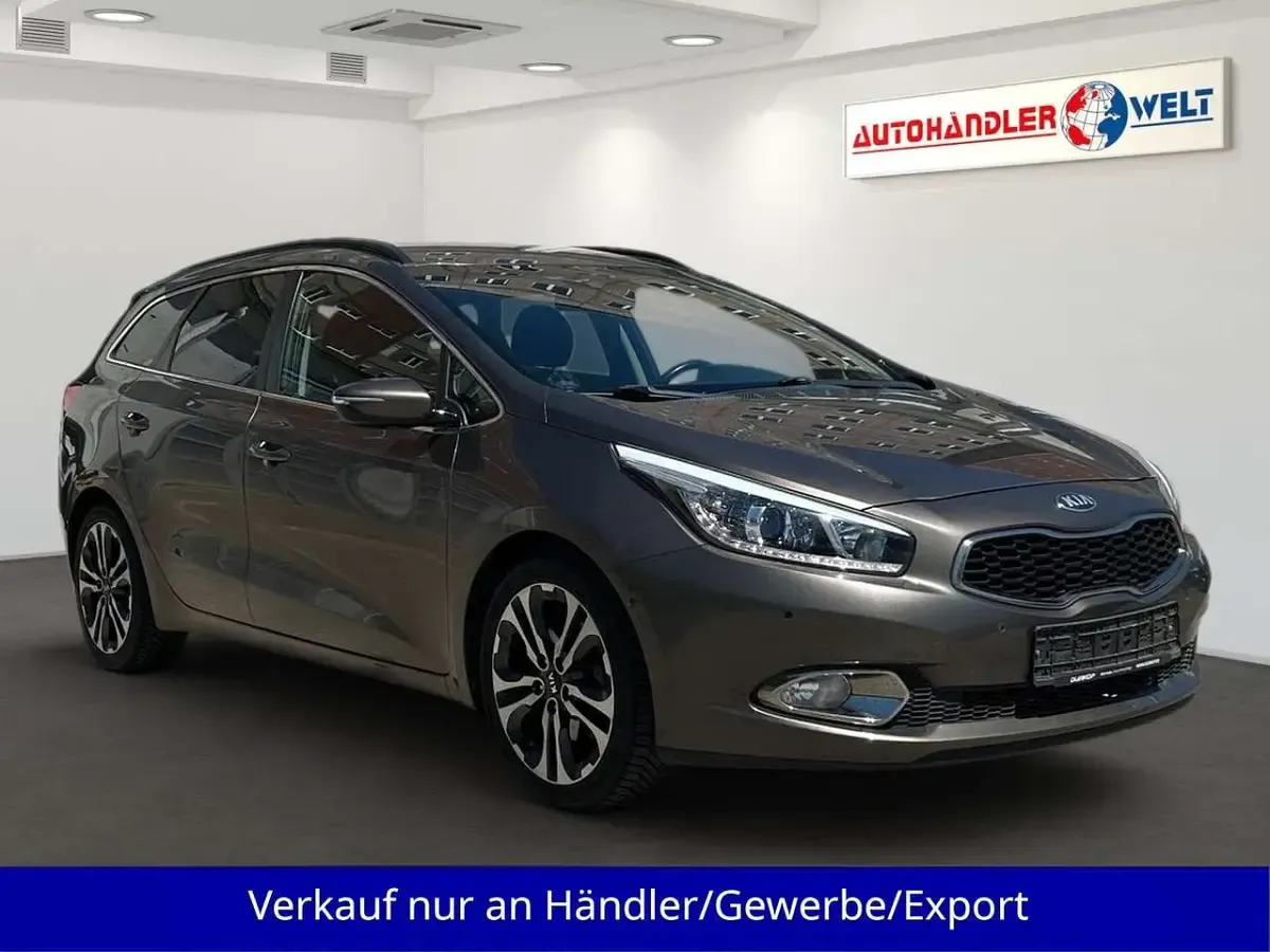 Gebraucht Kia Ceed Sportswagon 135 PS (99 kW) 2014 Braun Kombi