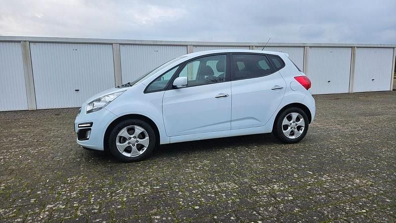 Weiß Gebraucht 2014 Kia Venga FIFA World Cup Edition Kleinwagen | 9.600 € (Fairer Preis) - Bild 1/4