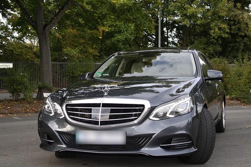 Gebraucht Mercedes E350 258 PS (189 kW) 2014 Grau Limousine
