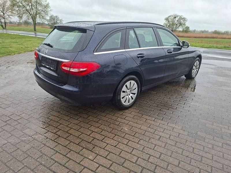 Gebraucht Mercedes C200 136 PS (100 kW) 2015 Blau Kombi