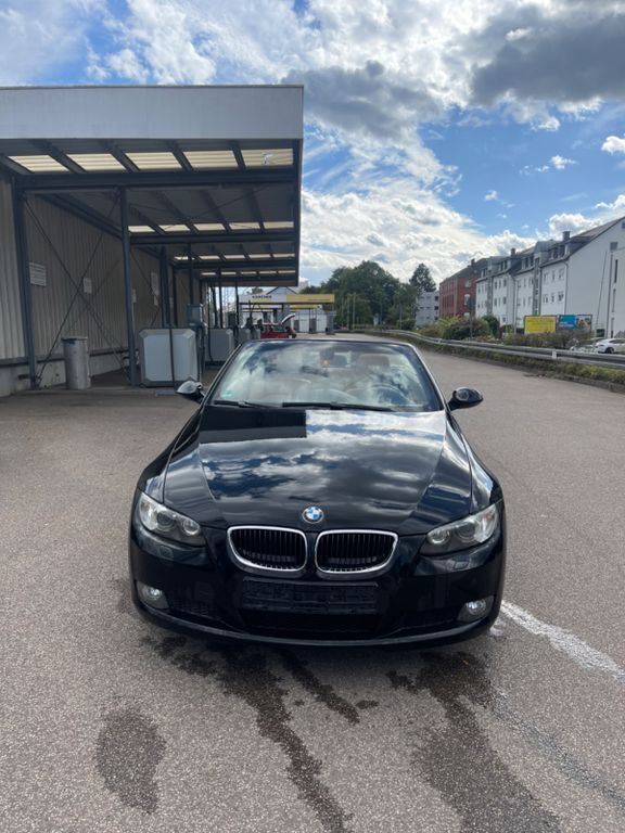 Schwarz Gebraucht 2009 BMW 320 Cabriolet Cabrio | 6.999 € (Guter Preis) - Bild 1/4