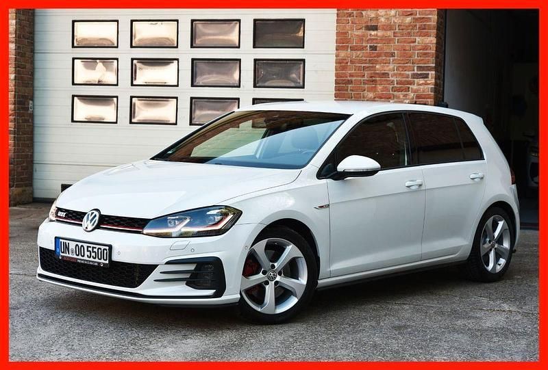 Perlweiss (metallic) Gebraucht 2017 VW Golf VII GTI Limousine | 17.350 € (Fairer Preis) - Bild 1/4