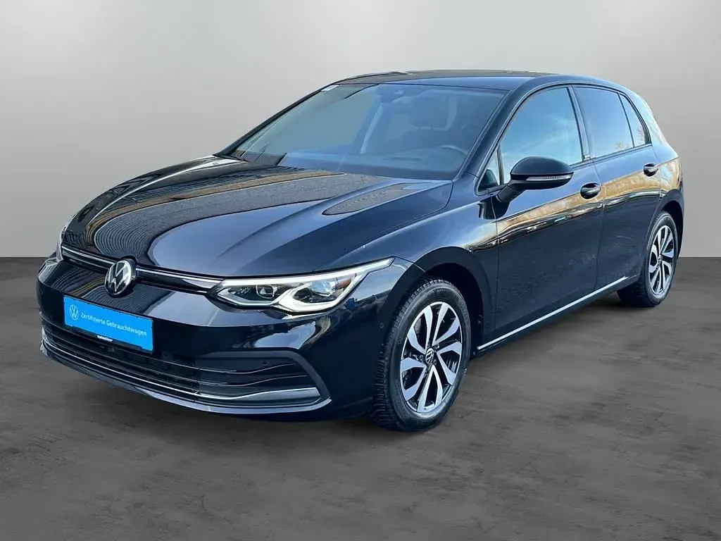 Używany VW Golf VIII Active 150 KM (110 kW) 2023 Czarny Sedan/Limuzyna