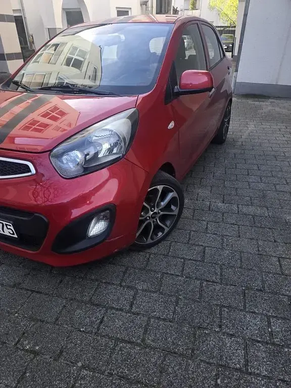 Używany Kia Picanto Edition 7 69 KM (50 kW) 2011 Czerwony Hatchback
