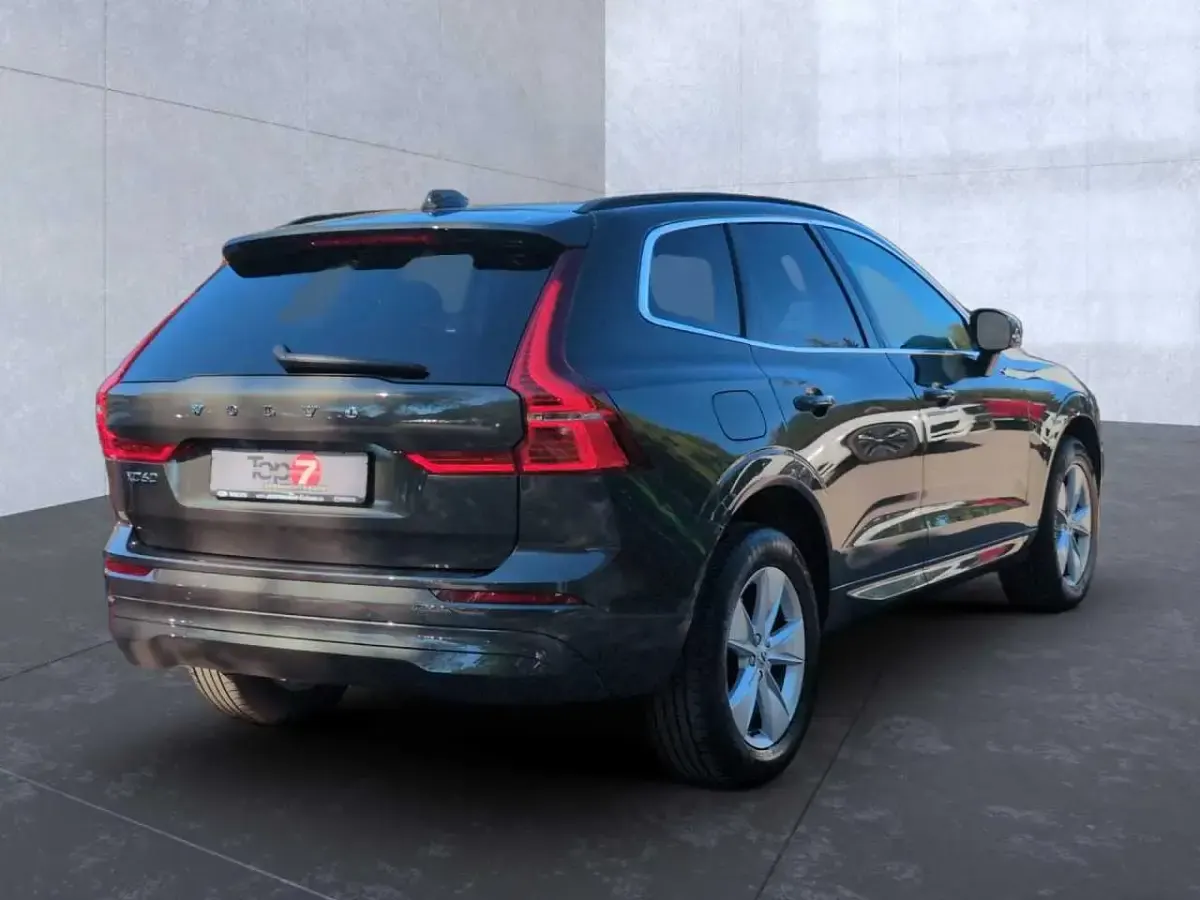 Gebraucht Volvo XC60 145 PS (106 kW) 2022 SUV