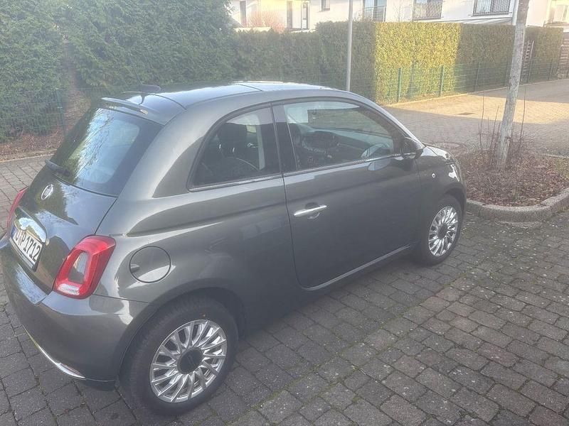 Grau Gebraucht 2018 Fiat 500 Lounge Kleinwagen | 7.999 € (Fairer Preis) - Bild 1/4