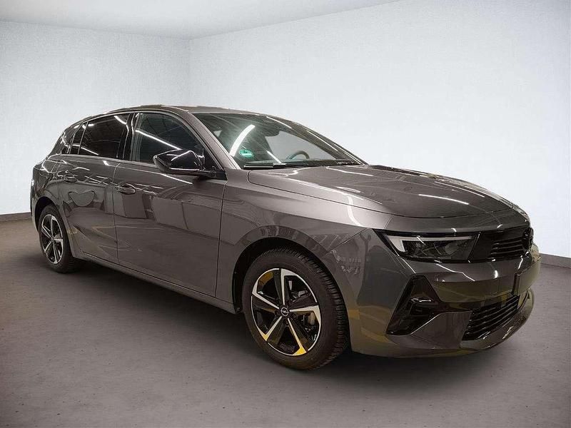 Gebraucht Opel Astra 131 PS (96 kW) 2024 Vulcangraumetallic Kleinwagen