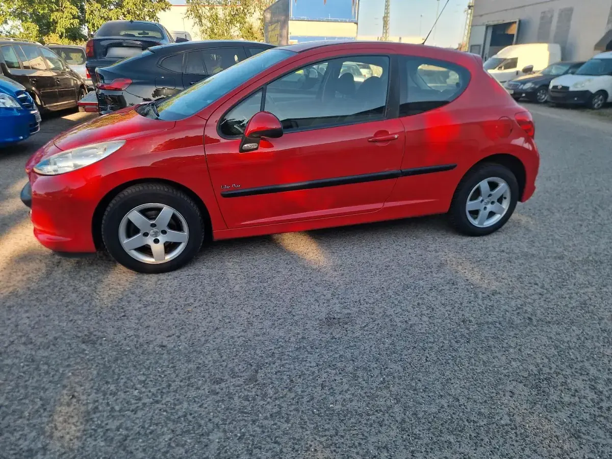 Gebraucht Peugeot 207 Urban Move 73 PS (53 kW) 2009 Rot Kleinwagen