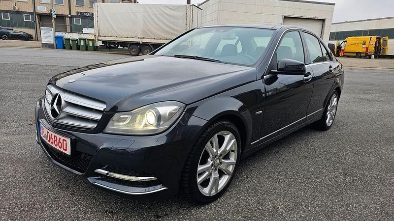 Schwarz Gebraucht 2012 Mercedes C350 Limousine | 7.950 € (Guter Preis) - Bild 1/4