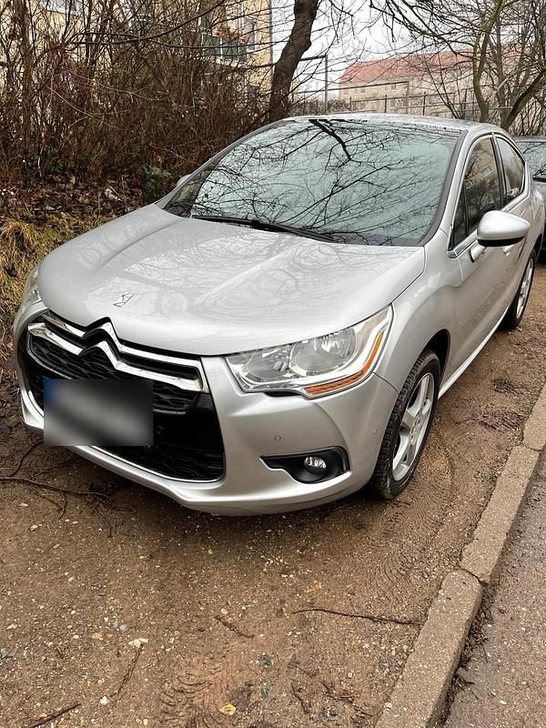 Silber Gebraucht 2014 Citroën DS4 Kleinwagen | 5.800 € (Fairer Preis) - Bild 1/3