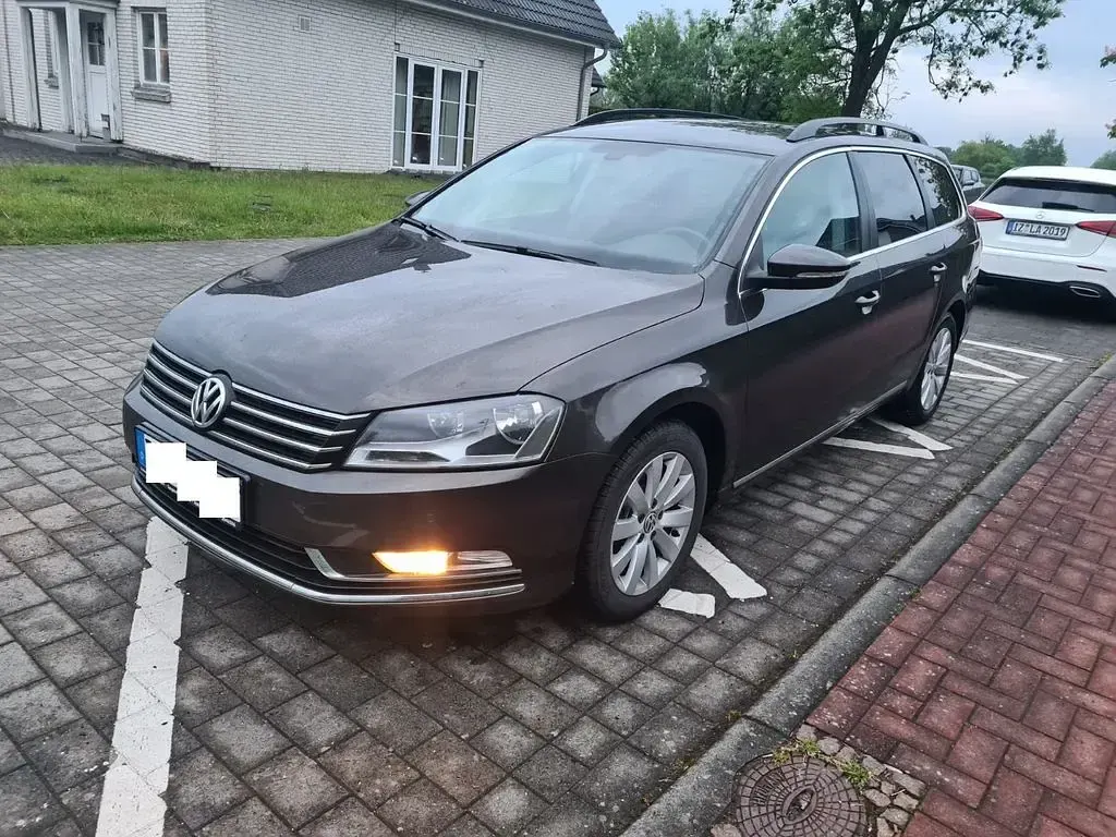 Gebraucht VW Passat Edition 122 PS (89 kW) 2014 Braun Kombi