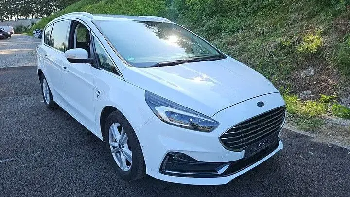 Gebraucht Ford S-MAX Titanium 190 PS (139 kW) 2022 Weiß Van / Kleinbus