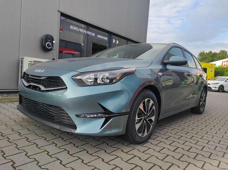 Penta grau Neu 2025 Kia Ceed Sportswagon Kombi | 25.700 € (Fairer Preis) - Bild 1/4
