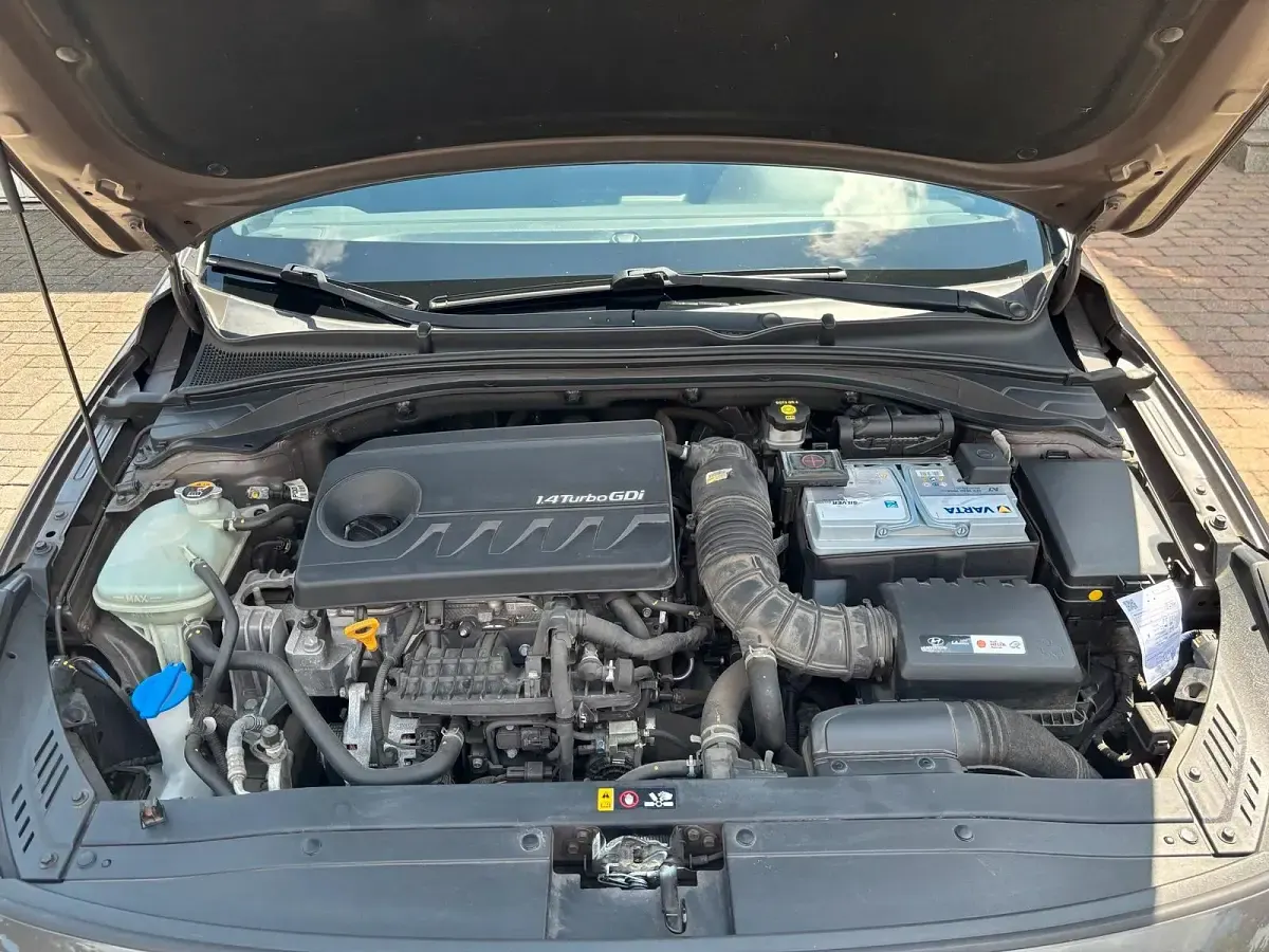 Gebraucht Hyundai i30 Passion Plus 140 PS (102 kW) 2018 Braun Limousine