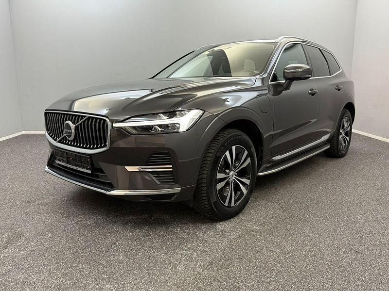 Grau Gebraucht 2023 Volvo XC60 SUV | 33.799 € (Superpreis) - Bild 1/4