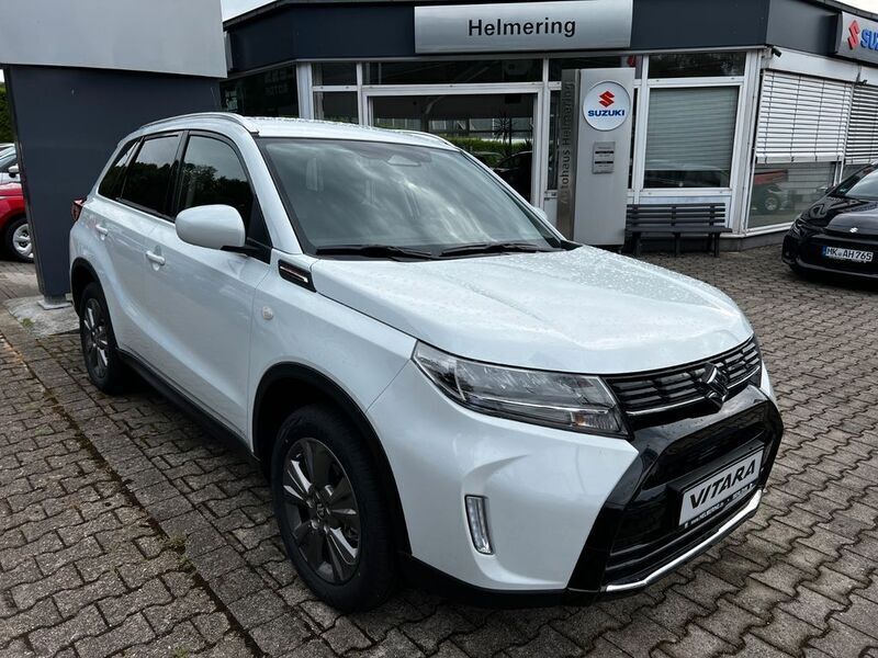 Cool white pearl metallic Gebraucht 2024 Suzuki Vitara Comfort SUV | 27.990 € (Teuer) - Bild 1/4