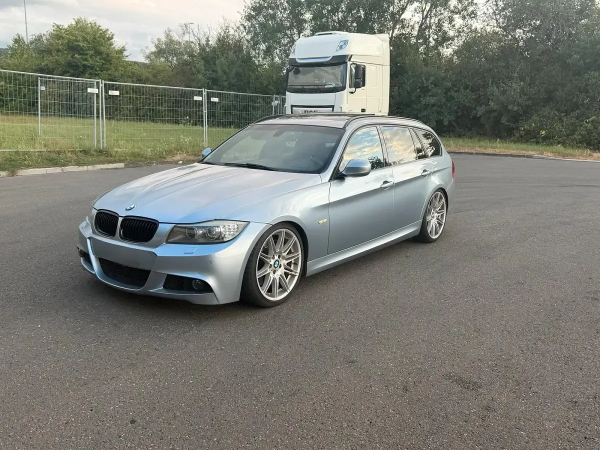 Gebraucht BMW 325 M Sport 204 PS (150 kW) 2011 Blau Kombi