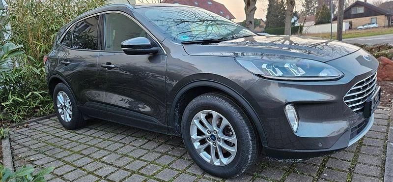 Grau Gebraucht 2022 Ford Kuga Titanium SUV | 20.500 € (Fairer Preis) - Bild 1/4